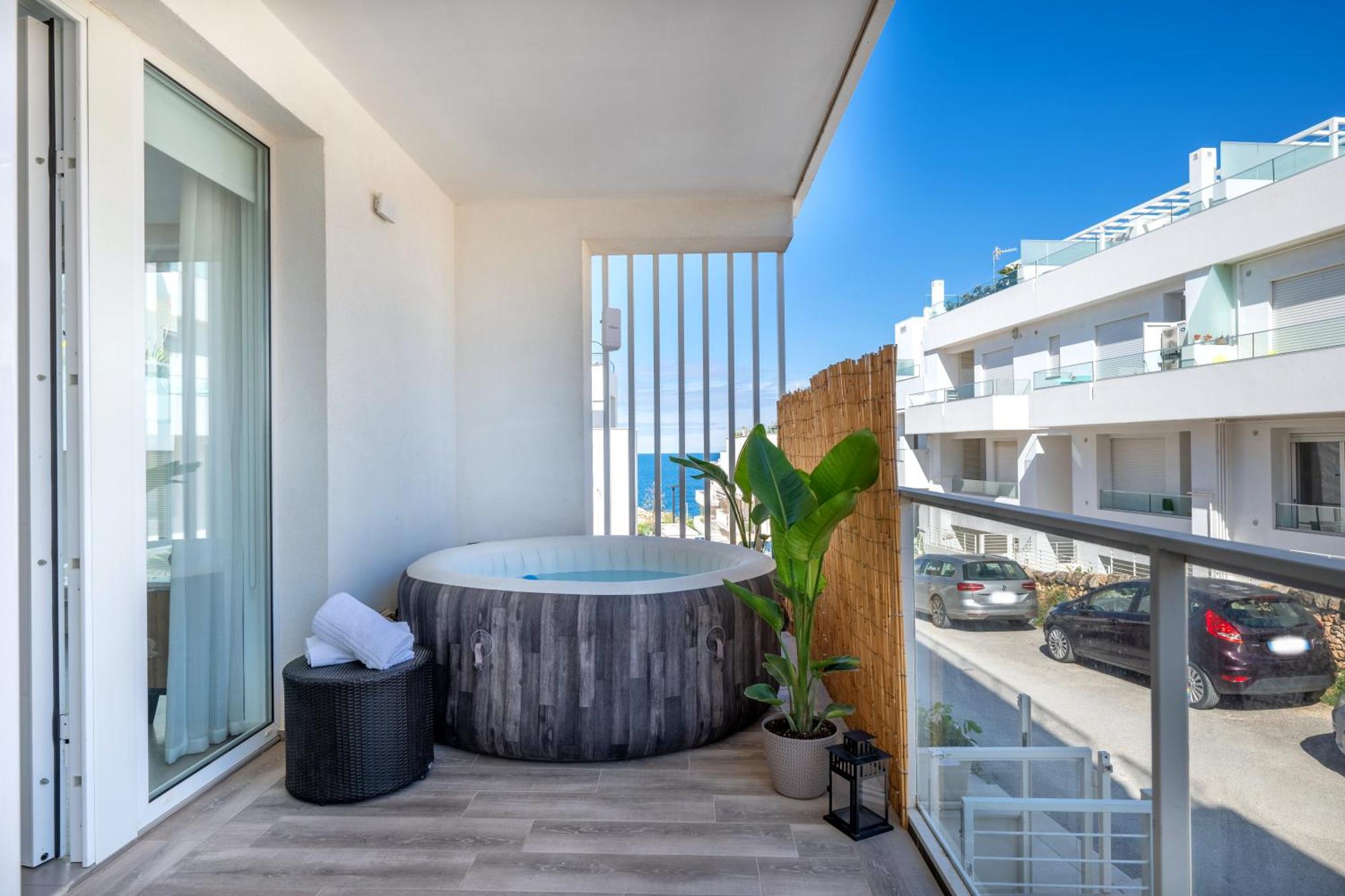 Exclusive Deluxe Apt Up To 6 People & Heated Tub Polignano a Mare Extérieur photo