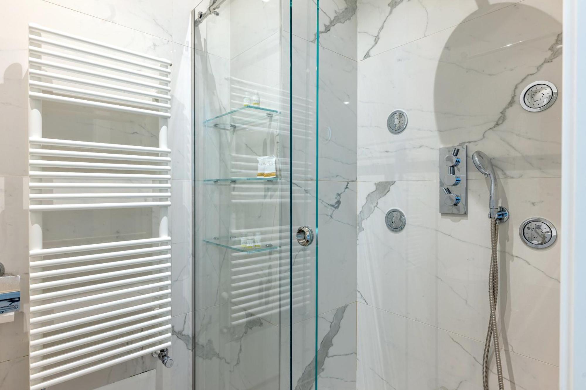 Exclusive Deluxe Apt Up To 6 People & Heated Tub Polignano a Mare Extérieur photo